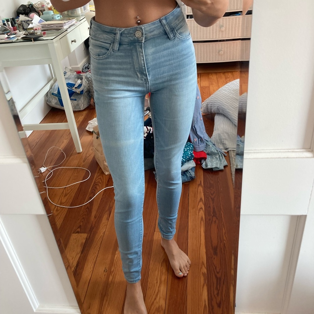 AMERICAN EAGLE SKINNY JEANS